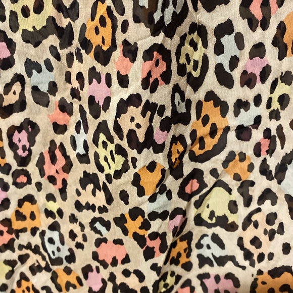 Woman’s blouse - Picture 5 of 5